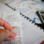 Entrepreneur learning how to start a small business with little money